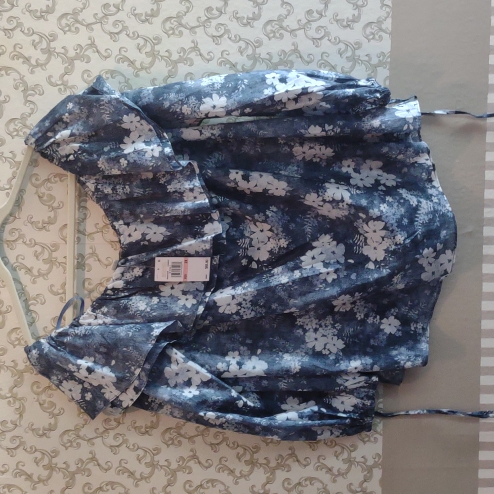 Michael Kors NWT lightweight shirt